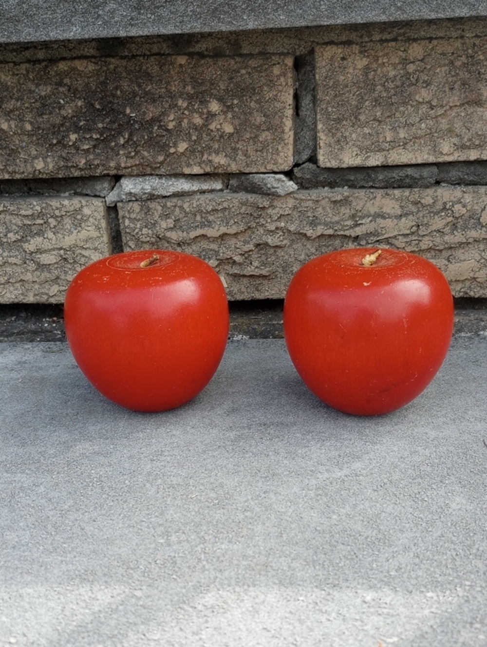 Set of 2 Red Wooden Vintage Apples